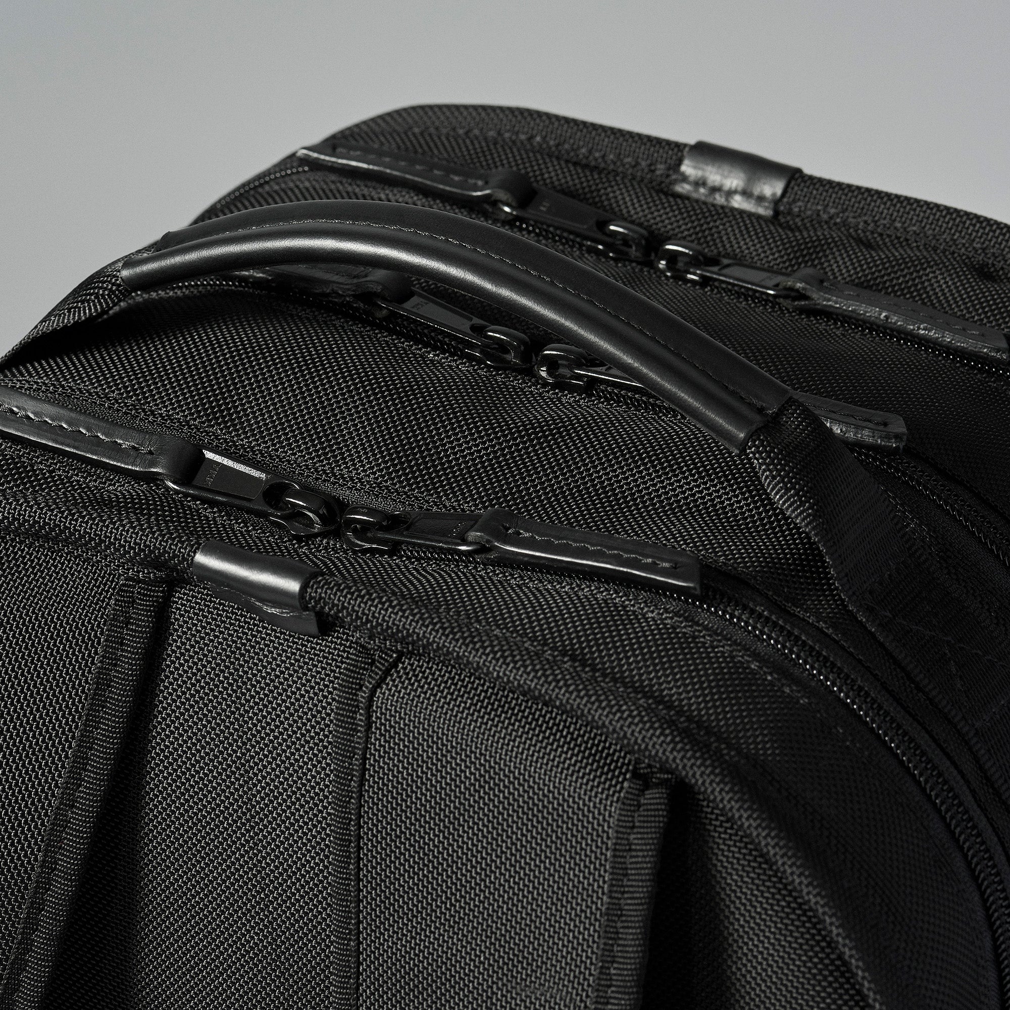 HENRI- 6 Bottle Backpack