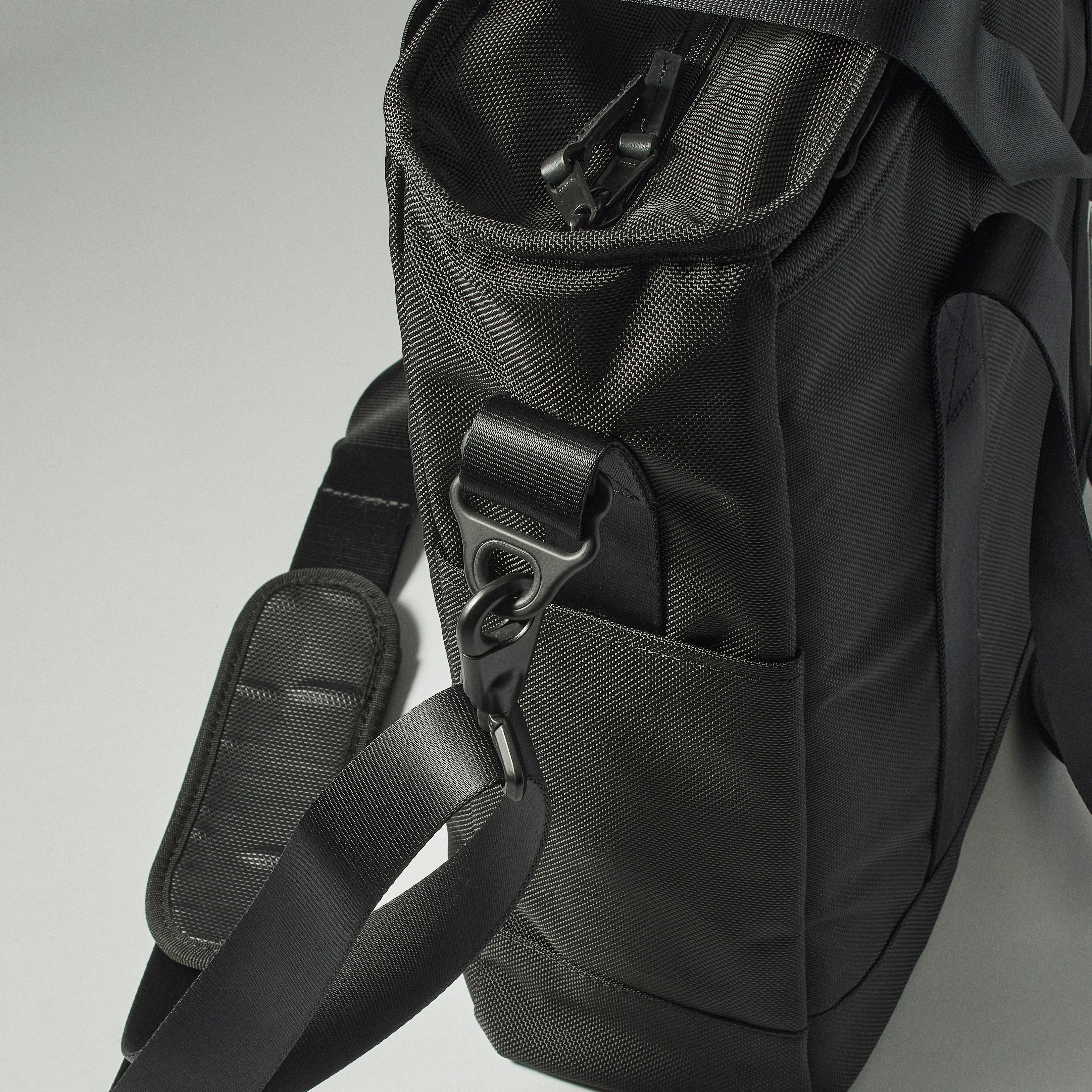 LUCA- 4 Bottle Carrier